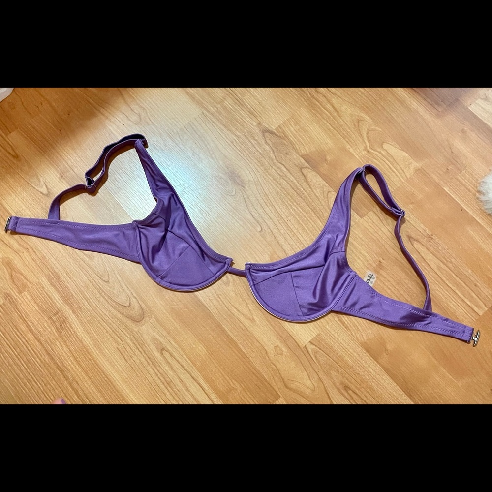 💲5 add to purchase! Small Purple Underwire Bikini Swim Top